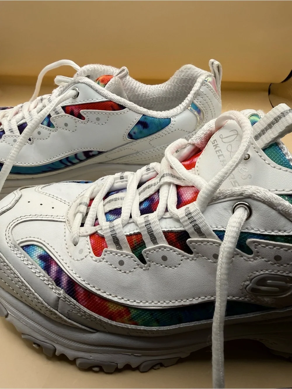 Skechers D'Lites Tie Dye WMLT White Rainbow Sneakers Size 7 - NO INSOLES